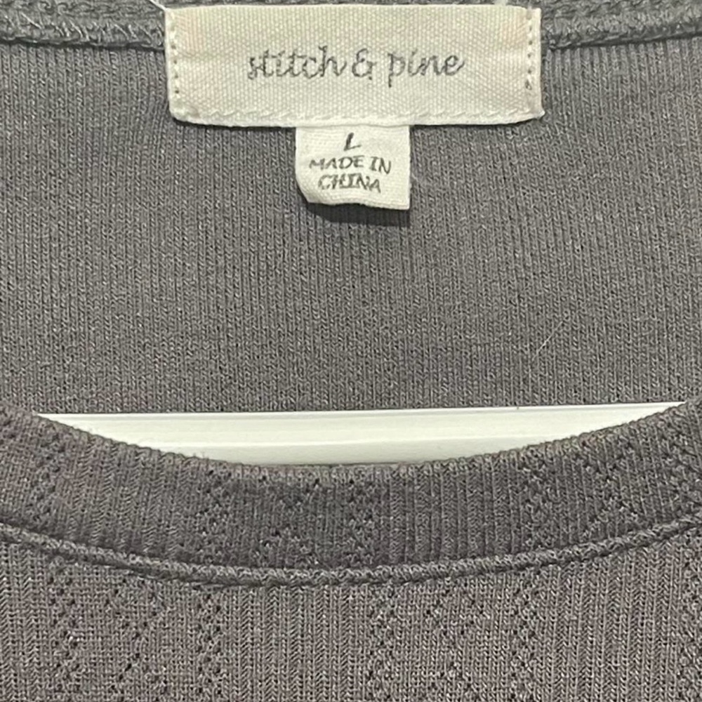 Stitch & Pine Women's Gray Long Sleeve Crop Top - Picture 3 of 4
